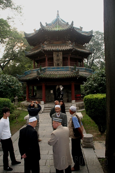sh104.jpg - This is the Muslim temple in Shanghai.  One of those guys was the Imam, but I forget which on.