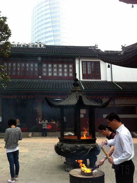 sh3.jpg - This is a Buddhist temp we visited close to downtown Shanghai.