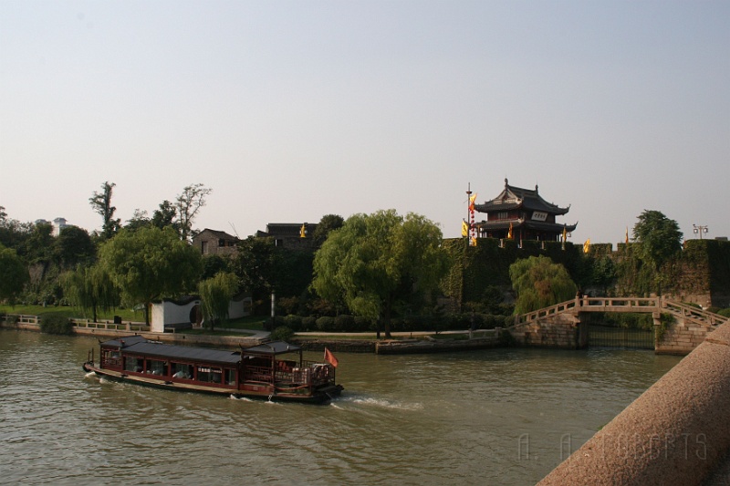 sh70.jpg - We took a boat ride through this canal city which is kind of the Chinese Venice.