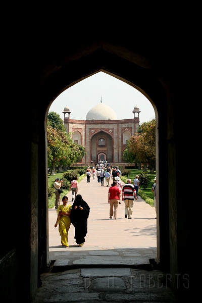 IMG_5879.JPG - So now we head on out through one of the gates (I think there were 3) to Humayun's tomb.