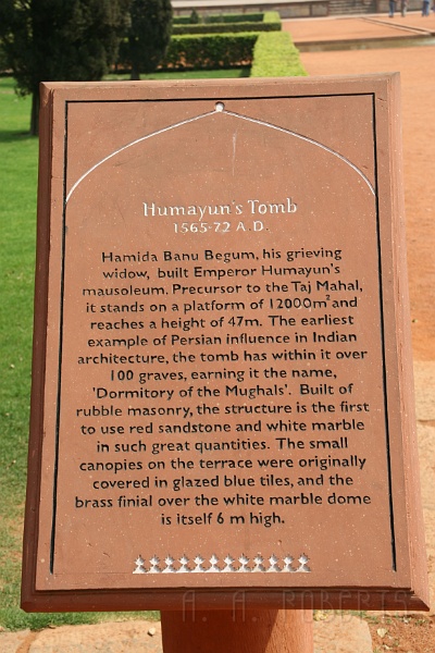 IMG_5890.JPG - Here's the low down on Humayun's tomb... because I'm too lazy to write it all down.