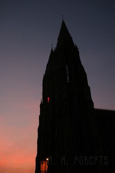 IMG_5801.JPG - My brooding church at night shot...