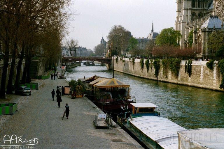 paris13.jpg - We ate in the restaurant under the canopy on that boat.