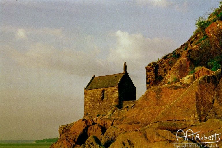 mont16.jpg - This is a little chapel on an outcropping of rock.