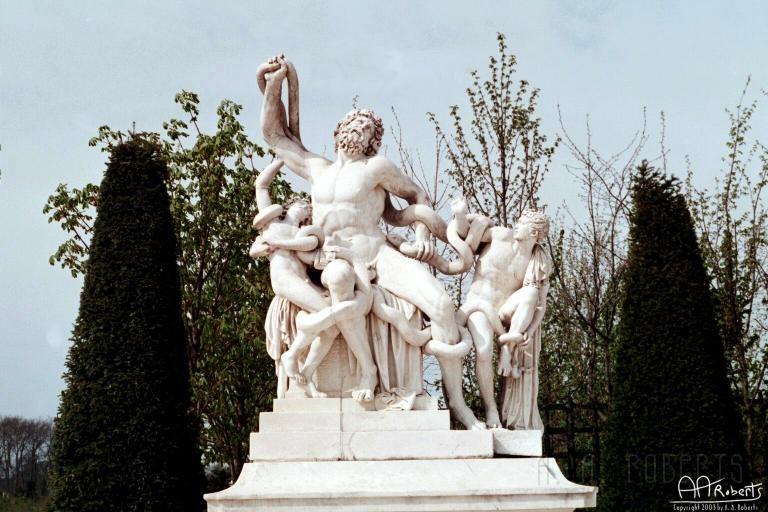 versailles-statue-1.jpg - Some statues out back.