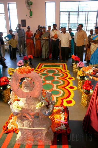 IMG_5003.JPG - That silver sculpture at the end is also Ganesh.